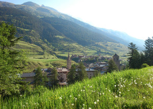 Vue sur le village de Lanslebourg en été